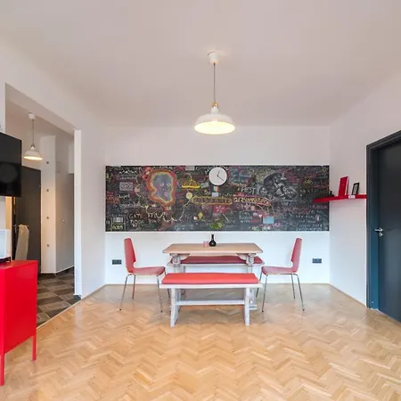 New Design By Gozsdu Court Apartment